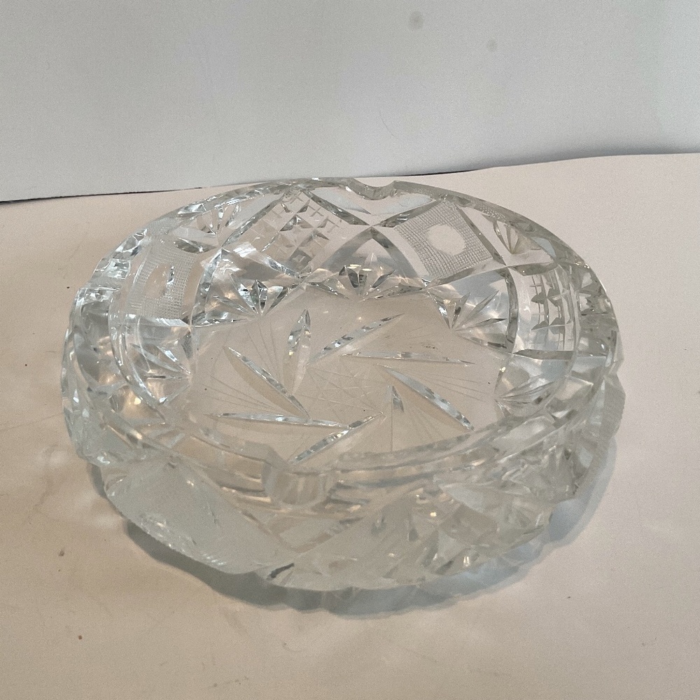 Vintage pinwheel Crystal ashtray from the 70s, very heavy, never used